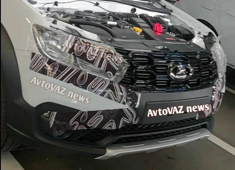 Изображение Новый LADA Largus сфотографировали на конвейере