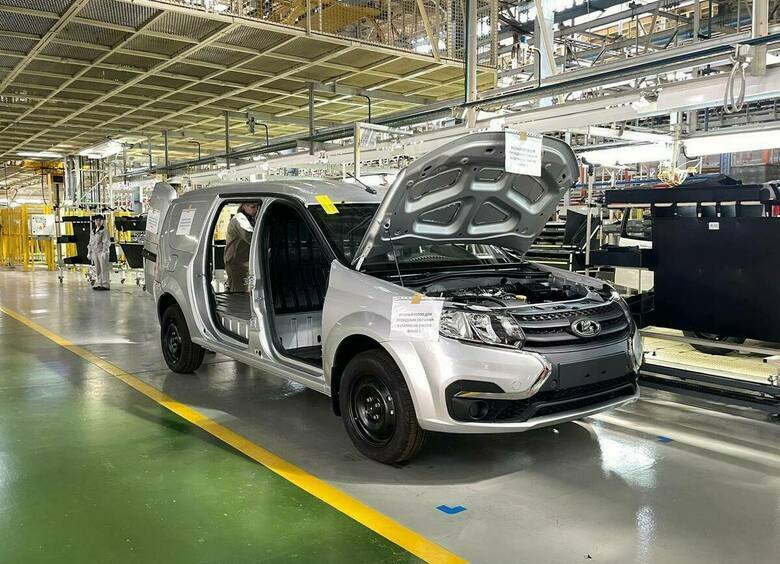 Изображение АВТОВАЗ возобновил серийное производство LADA Largus
